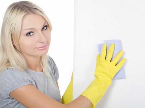 Professional move out cleaning in a bathroom